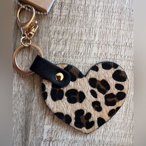 Wildflowers Black + Tan Leopard Heart Keychain